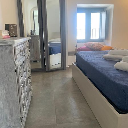 Center Living Apartment Катания Екстериор снимка