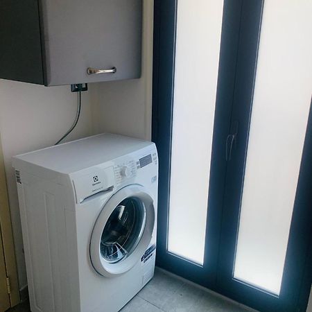 Center Living Apartment Катания Екстериор снимка