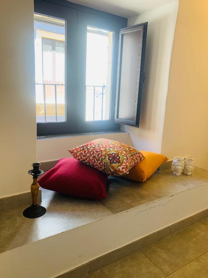Center Living Apartment Катания Екстериор снимка