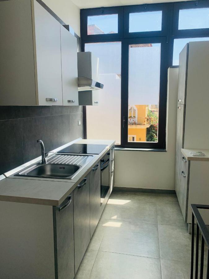 Center Living Apartment Катания Екстериор снимка