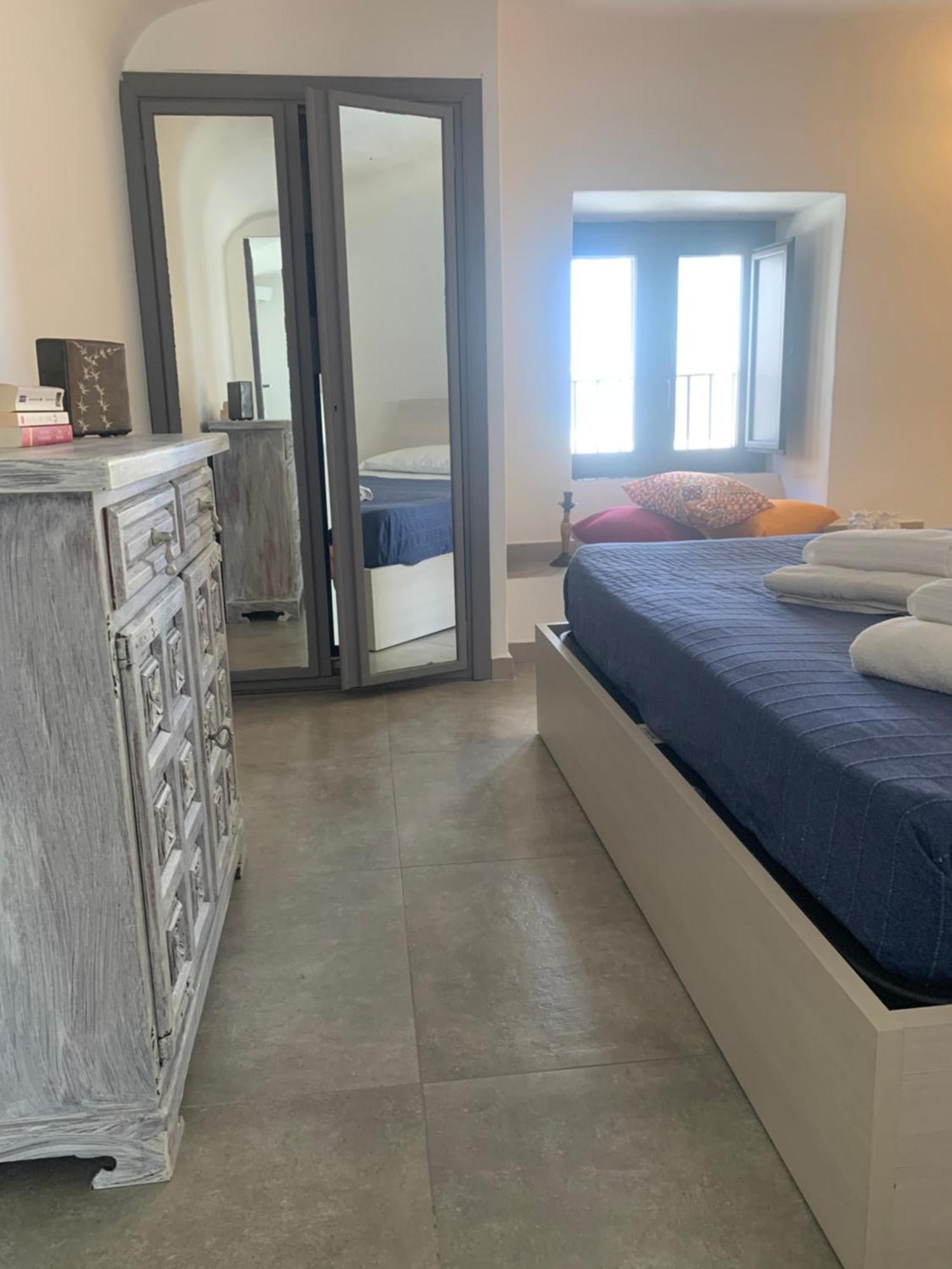Center Living Apartment Катания Екстериор снимка