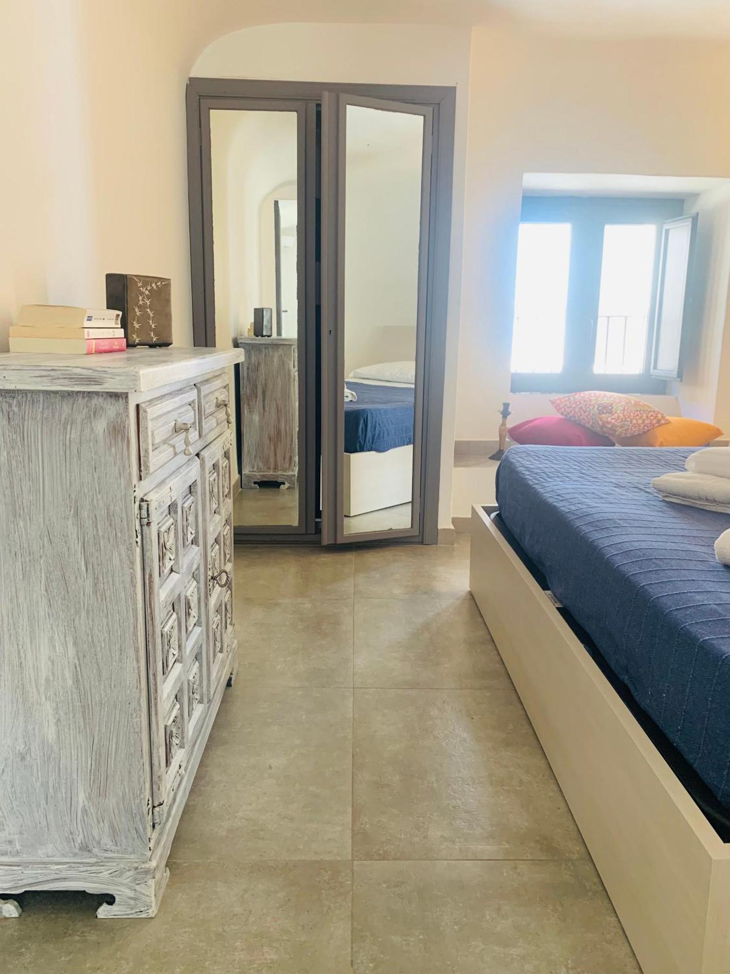 Center Living Apartment Катания Екстериор снимка